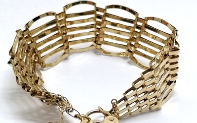 9ct hallmarked gold 7 bar gate link bracelet with heart padl...