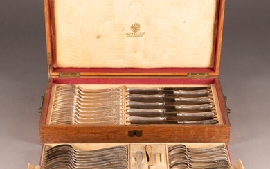 A 62 PIECE FLATEWARE SERVICE WITHIN ORIGINAL FITTED CASE
