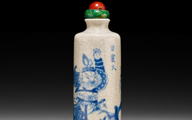 A BLUE AND WHITE SOFT-PASTE PORCELAIN SNUFF BOTTLE