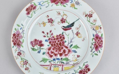 A CHINESE FAMILLE ROSE PLATE DECORATED WITH PEONIES AND A BIRD - Porcelain - China - Yongzheng (1723-1735)