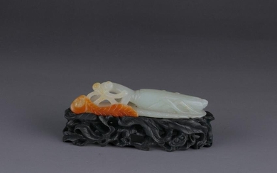 A CHINESE WHITE JADE CARVED MANTIS