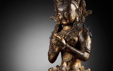 A GILT AND RED LACQUERED BRONZE FIGURE OF VAJRADHARA, LATE QING DYNASTY TO REPUBLIC PERIOD
