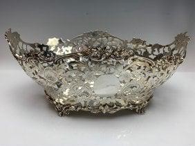 A LARGE VICTORIAN RETICULATED STERLING SILVER CENTERPIE