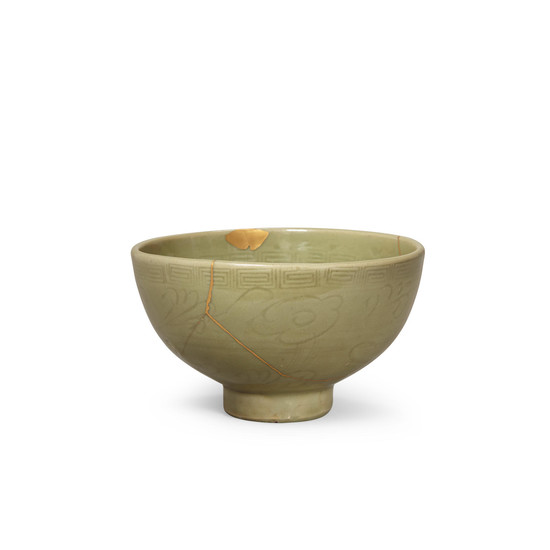 A Rare Longquan Celadon 'Filial-Piety' Bowl