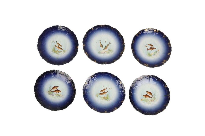 A SET OF SIX LIMOGES PORCELAIN CABINET TYPE PLATES, LATE 19TH/EARLY 20TH CENTURY