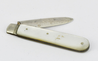 A STERLING SILVER AND MOTHER-OF-PEARL FRUIT KNIFE