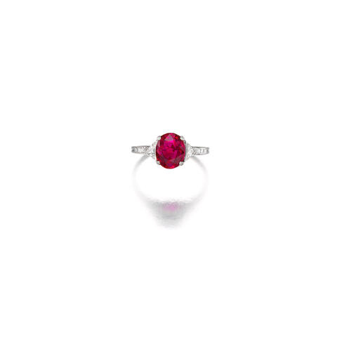 A VERY FINE 'PIGEON'S BLOOD' RUBY AND DIAMOND RING, TIFFANY & CO., CIRCA 1920