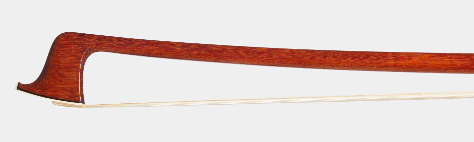 A VIOLIN BOW BY JULES FETIQUE Ω