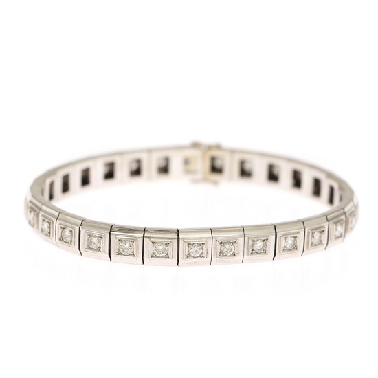 A diamond bracelet set with numerous brilliant-cut diamonds totalling app. 2.40 ct., mounted in 18k white gold. L. 18 cm.