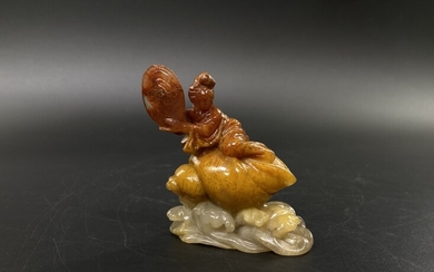 A fine Chinese carved shoushan red and yellowish stone...