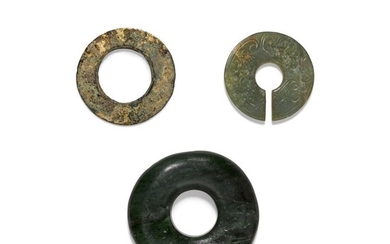 A group of three ornaments Ming dynasty or earlier | 明或更早 玉飾兩件 及 青銅環
