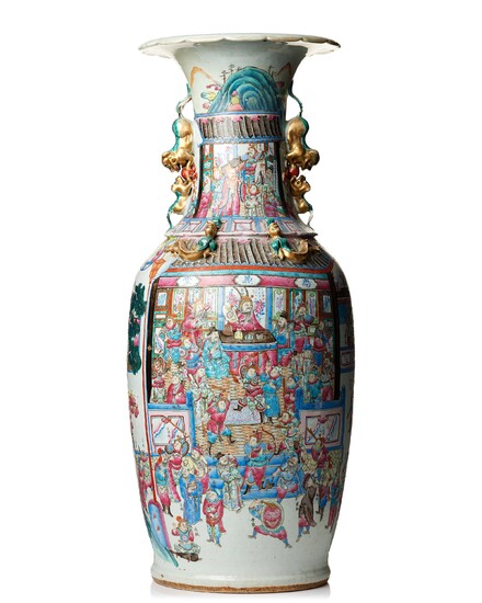 A massive famille rose Canton vase, Qing dynasty, 19th Century.