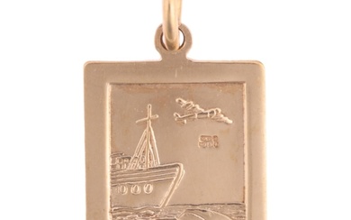 A modern 9ct gold St Christopher pendant, maker EAS, Sheffie...
