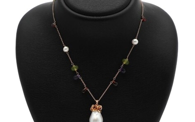NOT SOLD. A necklace set with a cultured South Sea pearl, numerous peridots, garnets and quartz, mounted in 18k gold. L. app. 43 cm. – Bruun Rasmussen Auctioneers of Fine Art