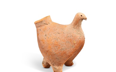 A small bird-shaped pottery tripod vessel, Qijia culture, c. 2050-1700 BC 齊家文化 鳥形陶器