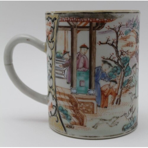 AN 18TH CENTURY CHINESE PORCELAIN TANKARD of cylindrical for...