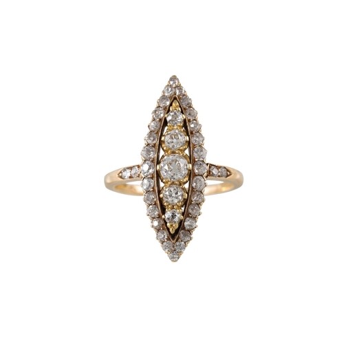 AN ANTIQUE DIAMOND MARQUISE BOAT SHAPED DRESS RING, set with...
