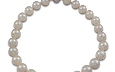 AUSTRALIAN PEARLS NECKLACE, CLOSURE IN WHITE GOLD