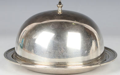 An Edwardian silver muffin dish liner and domed cover, Sheffield 1906 by Fordham & Faulkner, wei