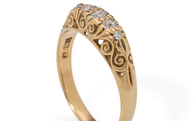 An antique 18ct yellow gold ring set with 5 graduating...
