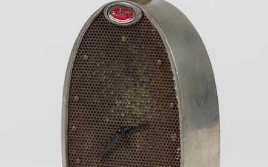 BUGATTI Pendulette radiateur en métal chromé et laiton