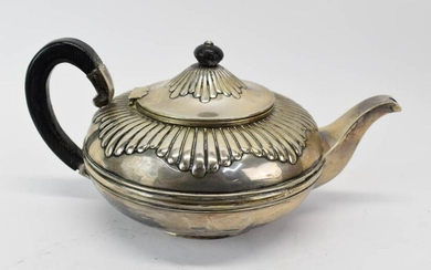 Bigelow, Kennard Sterling Petite Gadrooned Teapot