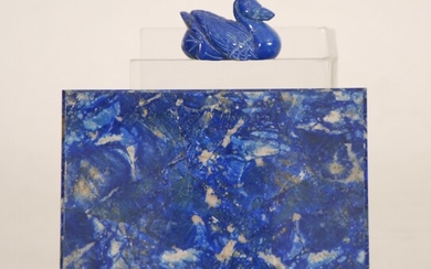 Boîte rectangulaire et canardLapis lazuli.4 x 12 x 10 cm; 4 cm.