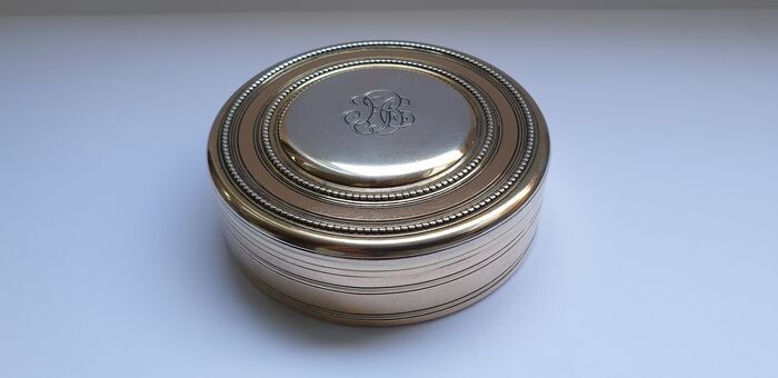 Box - .950 silver, Silver gilt - Veuve A. Risler & Carré - France - Early 20th century