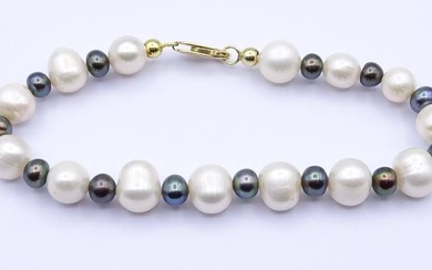 Bracelet de perles avec un fermoir en GG 750, L. 22,5cm, 22g.