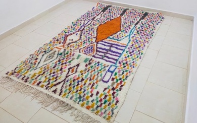 Carpet - 252 cm - 145 cm