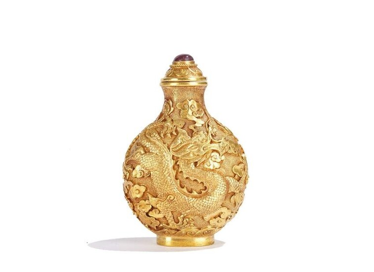 Chinese 24K Gold 'Dragon' Snuff Bottle with mark (93 g)