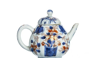 Chinese porcelain teapot, Kangxi
