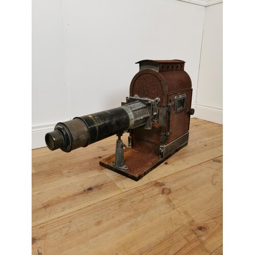 Early 20th C. Kalee projector {52 cm H x 90 cm W x 26 cm D}.
