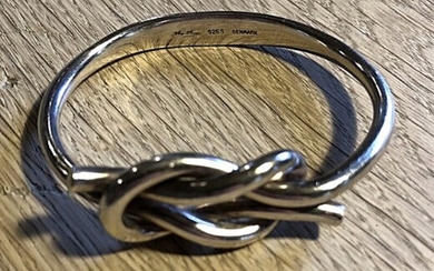 Hans Hansen: A bangle of sterling silver. 5×6.4 cm. Weight app. 56 g.