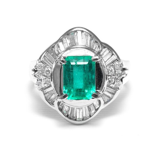 House Of R&D - Platinum - Ring - 2.03 ct Emerald - 1.01 ct Diamonds - No Reserve Price
