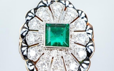Lady's Antique Style 14k Emerald Diamond Ring