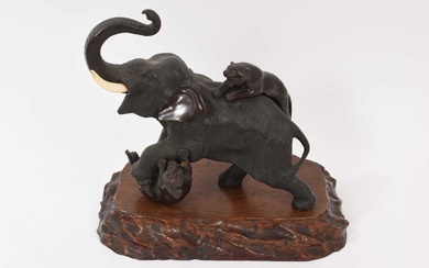 Late 19th century/early 20th century Japanese bronze sculpture of an elephant