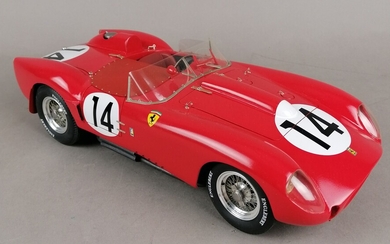 M.G Model Plus - Ferrari, échelle 1/12 - en l'état