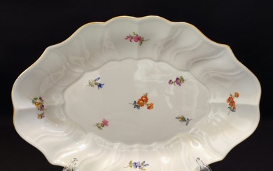 Meissen - Dish - ovale Schale/Beilagenschale 26,5x19,0x4,5 cm Streublümchen mit Goldrand Neubrandenstein - Porcelain