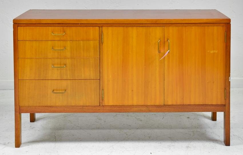 Mid Century Modern Sideboard / Cabinet