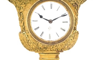 Orologio da tavolo in bronzo dorato e legno, fine del XVIII secolo a guisa di...