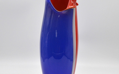 PETR HORA. GLASS VASE, IN BLUE, WHITE AND RED, MULTIPLE OVERLAY, 2008, HEIGHT CA. 27 CM.