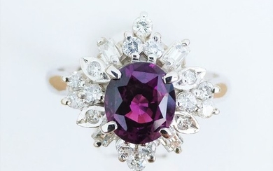 PT900 Platinum - Ring - 1.70 ct Purple Sapphire - Diamond
