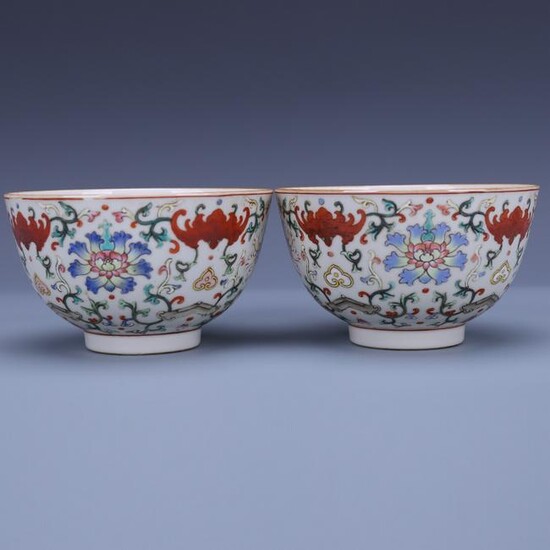 Pair of Chinese Famille Rose Porcelain Bowls