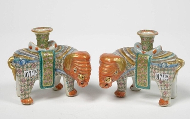 Pair of candlesticks in the shape of "Elephants" in polychrome porcelain of China. Jianqing period. Period: around 1796 - 1820. (**). H.:+/-13cm.