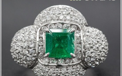 Platinum - Ring - 1.35 ct Emerald - 1.81 ct Diamonds