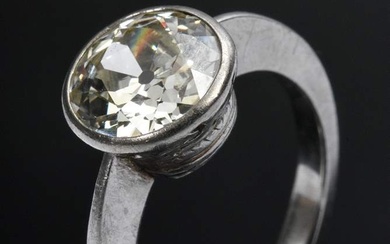Platinum ring with old cut diamond solitaire (ca. 2.90ct/VSI/LY) in antique setting on new narrow rail, 7,8g, size 58