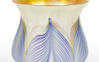 QUEZAL PULLED FEATHER IRIDESCENT ART GLASS LAMP SHADE