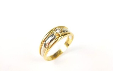 RING in two-tone gold 750 ‰ in diamond-set, TDD 60, PB 4.8 g