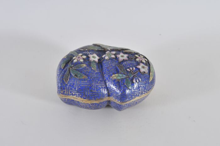 Rare Chinese Cloisonné box (1) - Bronze - China - Qing Dynasty (1644-1911)